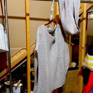 Wide side arm stylish sweater with scarf